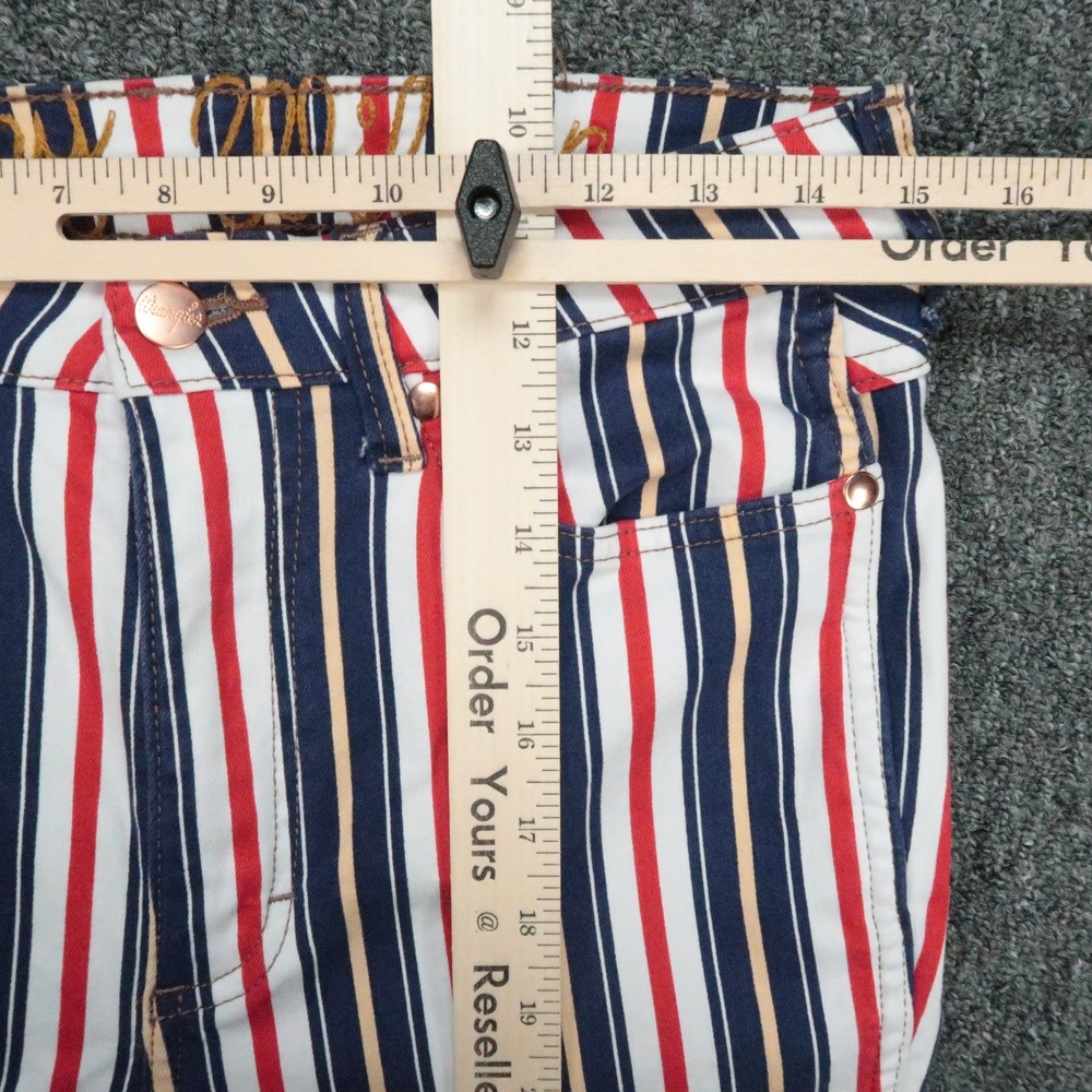 Wrangler Jeans Womens 30x32 Blue White Red Lainey Wilson Stripe Bell Bottom Wide - Picture 7 of 12